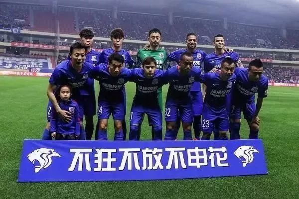 德转统计五大联赛最年长戴帽前10：莱万第8，C罗两度上榜（德转盘点五大联赛最年长帽子戏法TOP10：莱万位列第八，C罗两次入围）