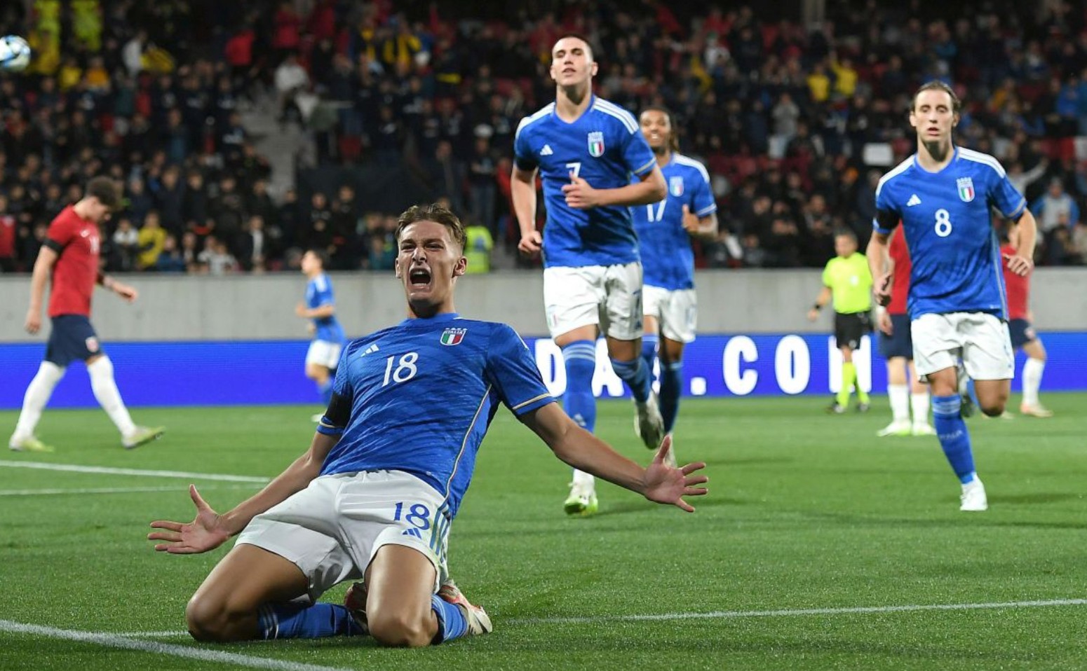 天空体育：那不勒斯希望引进马赛前锋格林伍德（天空体育报道：那不勒斯有意引进马赛前锋格林伍德）