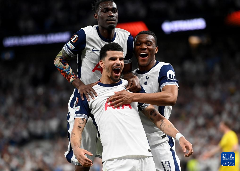 亚泰小将景泊羲完成中超首秀，月初曾说自己的梦想是中超首发（亚泰新星景泊羲迎来中超处子秀，月初坦言梦想是中超首发）