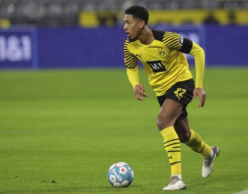 欧冠淘汰赛前瞻：拜仁客战曼城,（欧冠淘汰赛前瞻：拜仁做客挑战曼城）