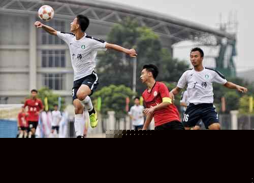 记者：库尔图瓦因肠胃炎退出训练，预计无法出战奥林匹亚科斯（库尔图瓦肠胃炎缺席训练，预计无缘对阵奥林匹亚科斯）