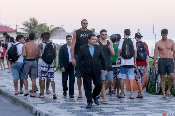 跟队记者：萨56或可出战拉齐奥，普利希奇则需谨慎对待（队记：萨56有望出战拉齐奥，普利希奇情况需谨慎评估）