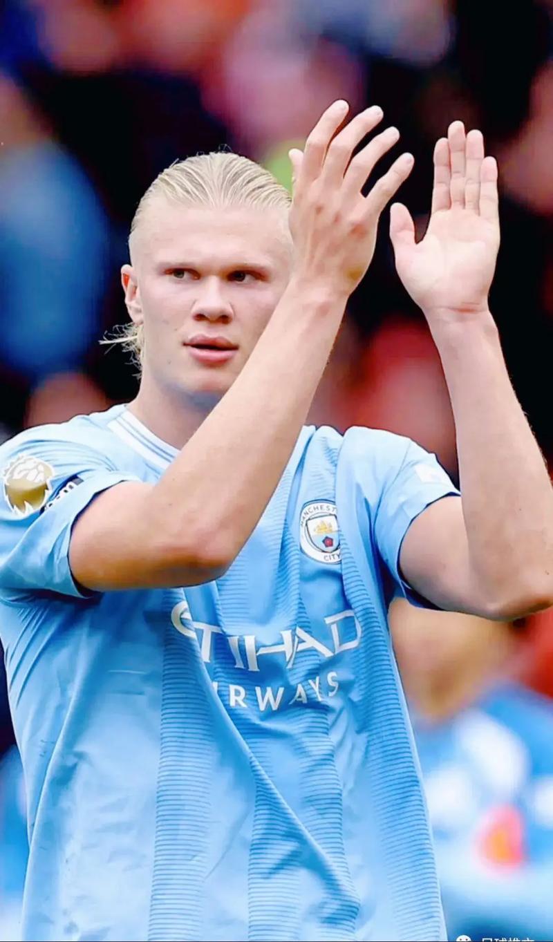 图片报：基米希在加练角球，本赛季他利用角球已送出四次助攻（图片报：基米希苦练角球，本赛季角球助攻已达4次）