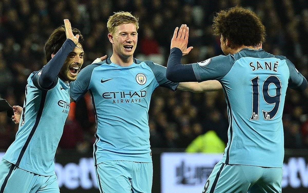 西班牙此前10次对阵乌拉圭5胜5平保持不败，打进16球丢8球（西班牙近10战乌拉圭5胜5平不败，共进16球仅丢8球）