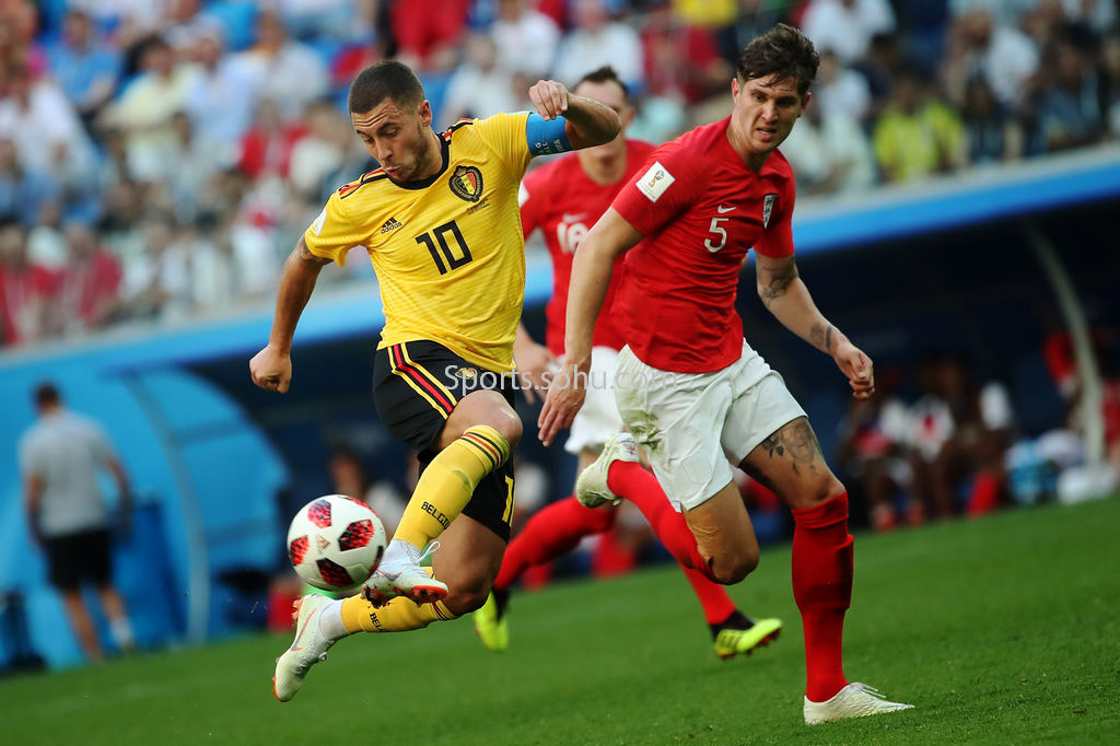 TA：拜仁因迪亚斯更具穿透力，红军逼抢强度因失去他而下降（TA：迪亚斯提升拜仁纵深威胁，红军失去他后逼抢锐度下滑）