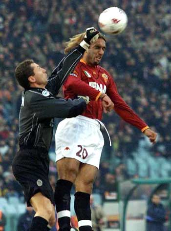 国乒香港训练！王楚钦一身黄好亮眼，莎莎苦练反手，陈幸同回归