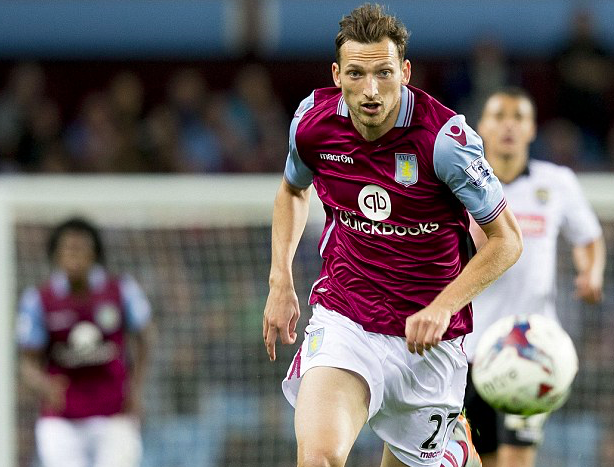 C罗一家海边度假，乔治娜晒比基尼展示性感身材