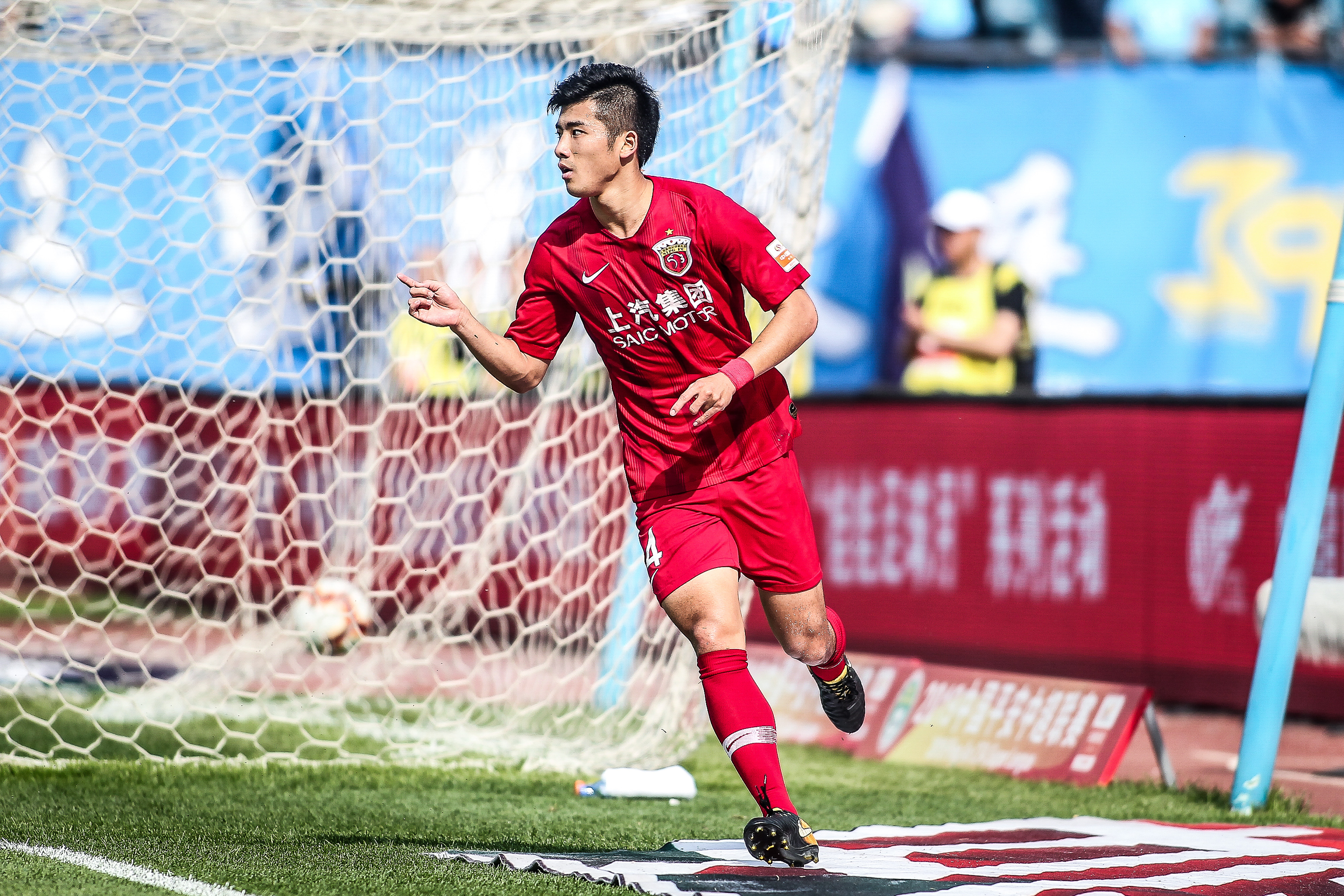 意媒：那不勒斯仍未能敲定胡安卢，狼队与森林已加入竞争