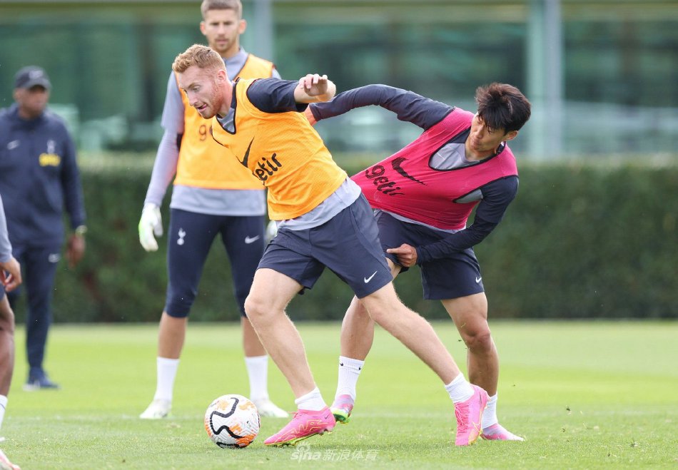 萨基：孔蒂和加斯佩里尼是意甲最好的教练，我非常欣赏他们（萨基：孔蒂与加斯佩里尼堪称意甲顶级主帅，我对他们深表欣赏）