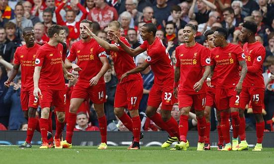 翻修球场，“连滚带爬”为的是“从从容容”（球场翻新，眼下忙乱只为将来从容）