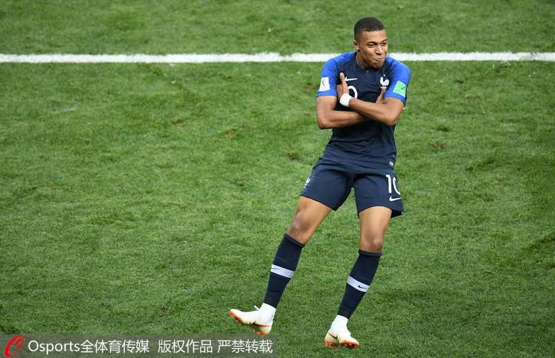 罗体：曼联不愿外租齐尔克泽，罗马目标转向法比奥·席尔瓦