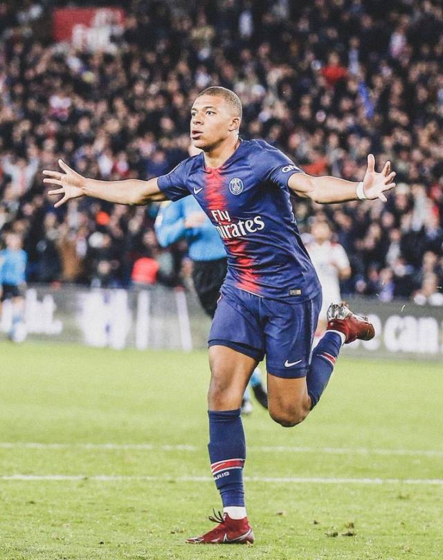 板仓滉：后防线以零失球为目标，战加纳和玻利维亚肯定不轻松（板仓滉：目标零封后防，迎战加纳与玻利维亚并不轻松）