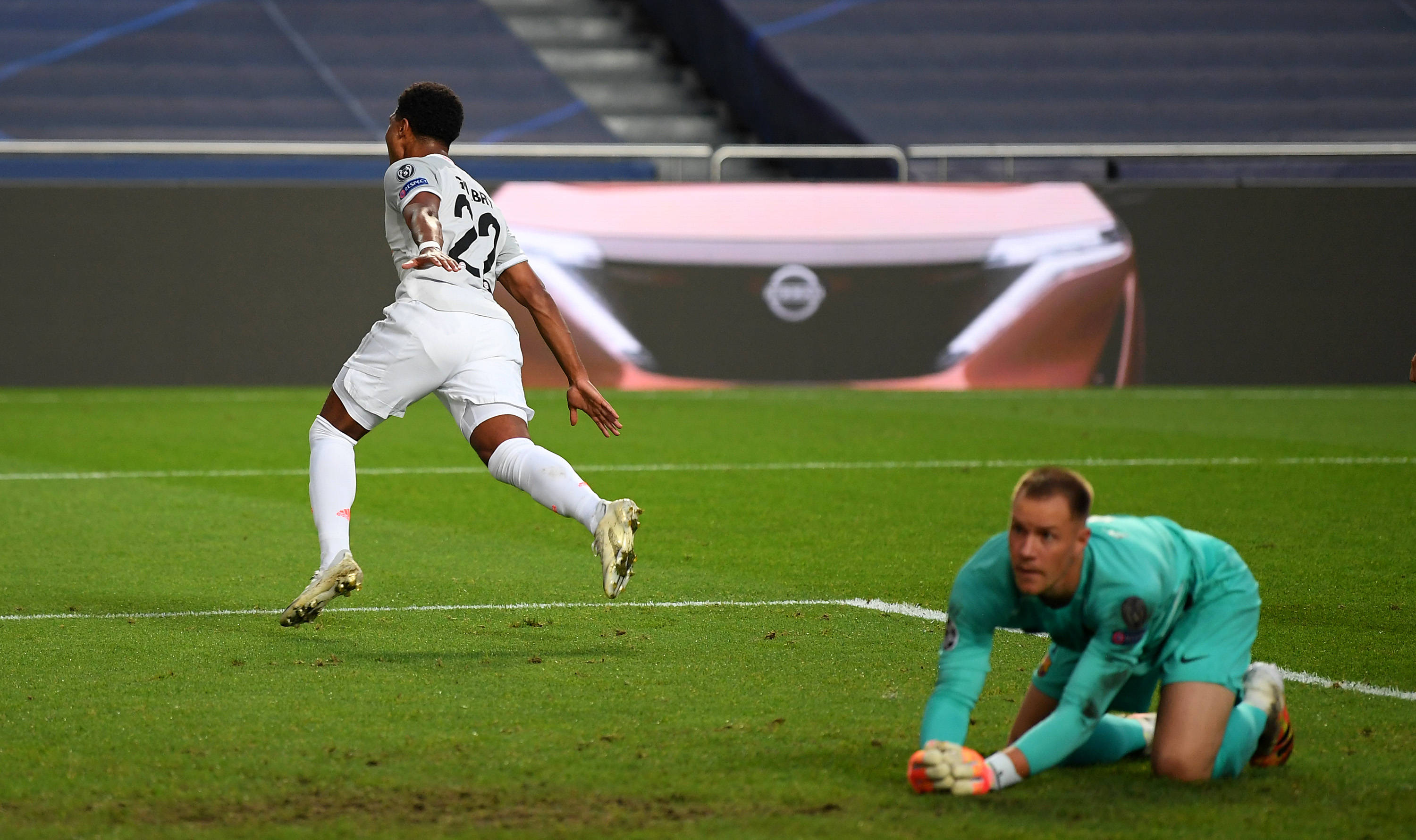 吉迪空砍28+11+11，生涯23次三双追平埃尔金·贝勒（吉迪28+11+11空砍，生涯第23次三双追平埃尔金·贝勒）