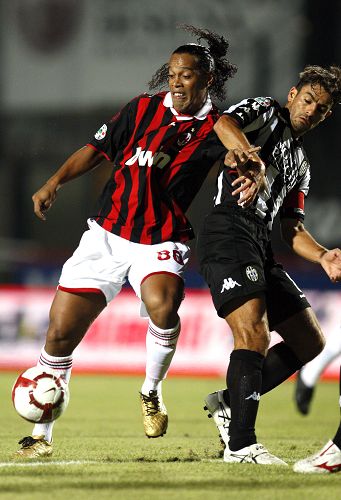 上海申花网红基力安姆巴佩在个人社交称：如果明天申...（申花网红基力安姆巴佩社媒发声：若明天申花…）