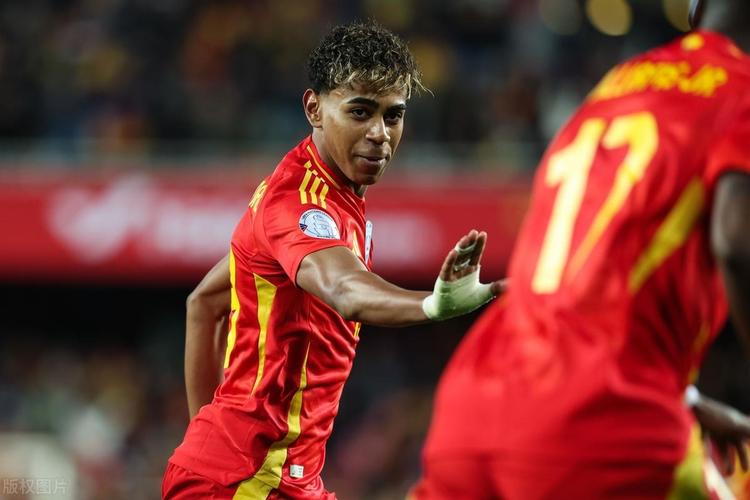 欧冠淘汰赛前瞻：巴黎对阵切尔西,（欧冠淘汰赛焦点战：巴黎迎战切尔西）