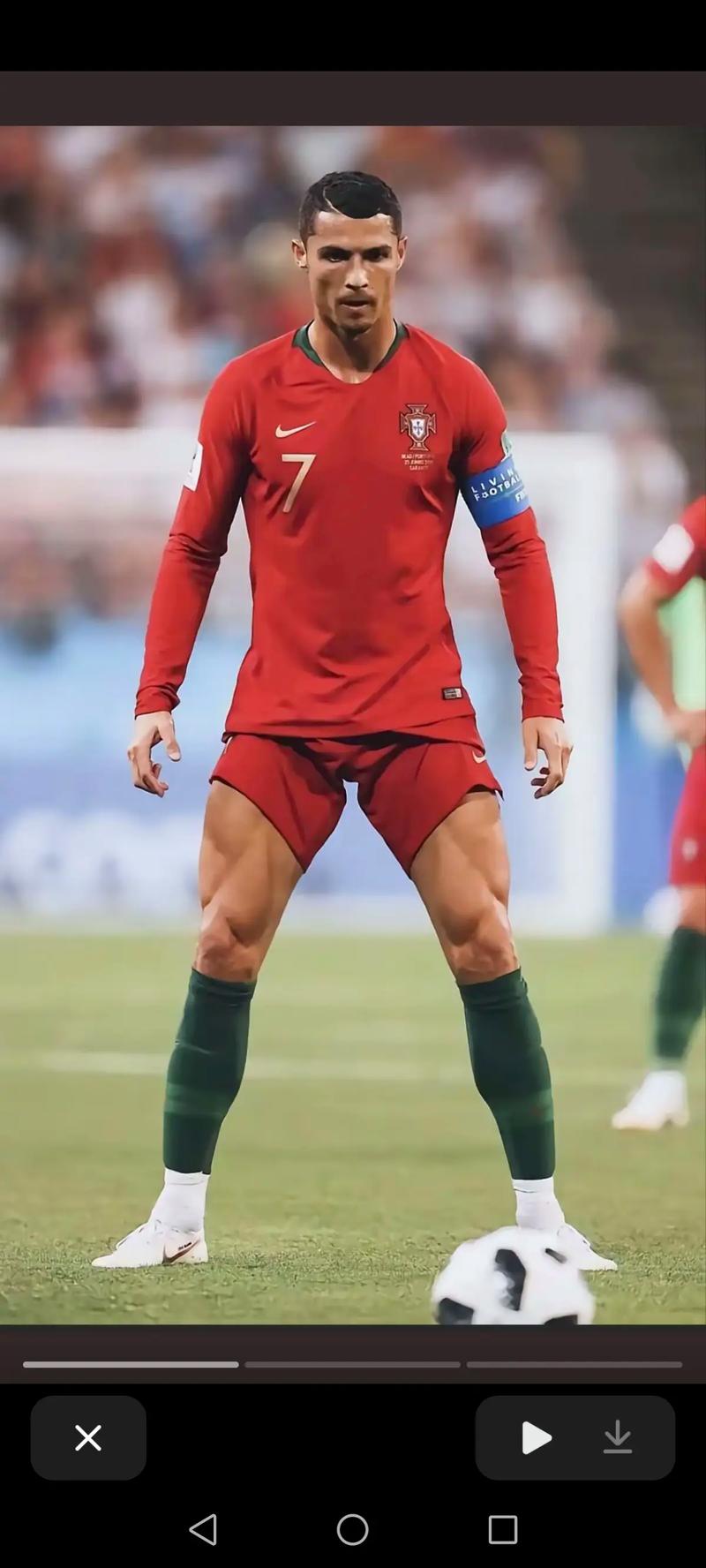 葡体中场西蒙斯：拜仁是支非常强大的球队，我们可以昂首离开（葡体中场西蒙斯：拜仁极具实力，我们依旧能昂首离场）