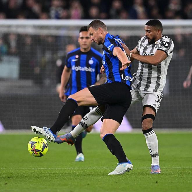 多家西媒：德容缺席本轮联赛的原因为家庭私人事务（多家西媒：德容因家庭私事缺席本轮联赛）