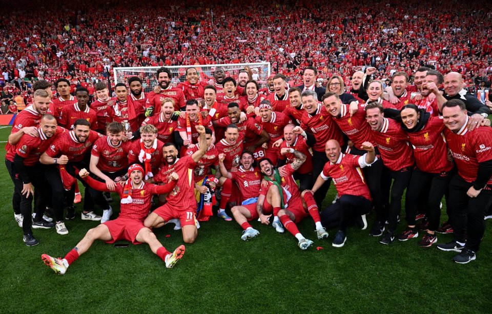 记者：西汉姆联和狼队有意利物浦边锋本-多克